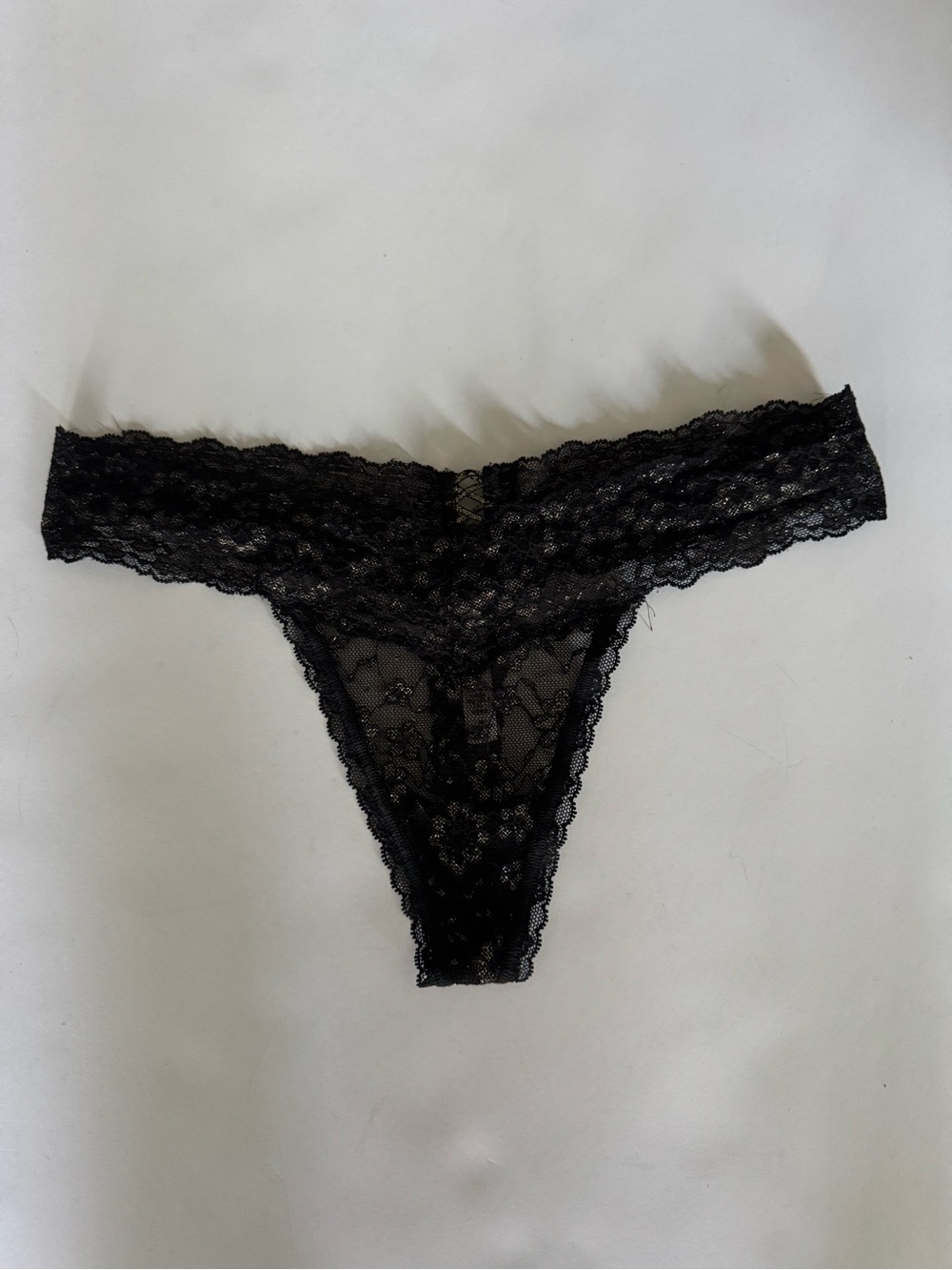Very Good Condition Victoria’s Secret Lace Thong - M